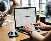 Comunicação Escrita e Revisão Gramatical